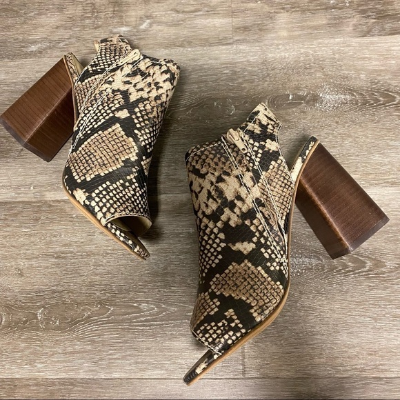 Treasure & Bond | Hayley Snakeskin Block Heel Sandals Size 9M - Picture 10 of 10